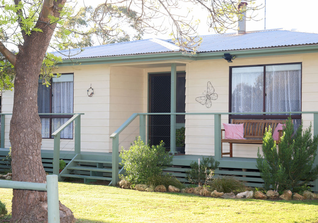 Pinks Beach House _ RLP_-17 Accomodation Robe - Bella Vita House